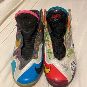 NIKE LEBRON  FROM 2013 size 7